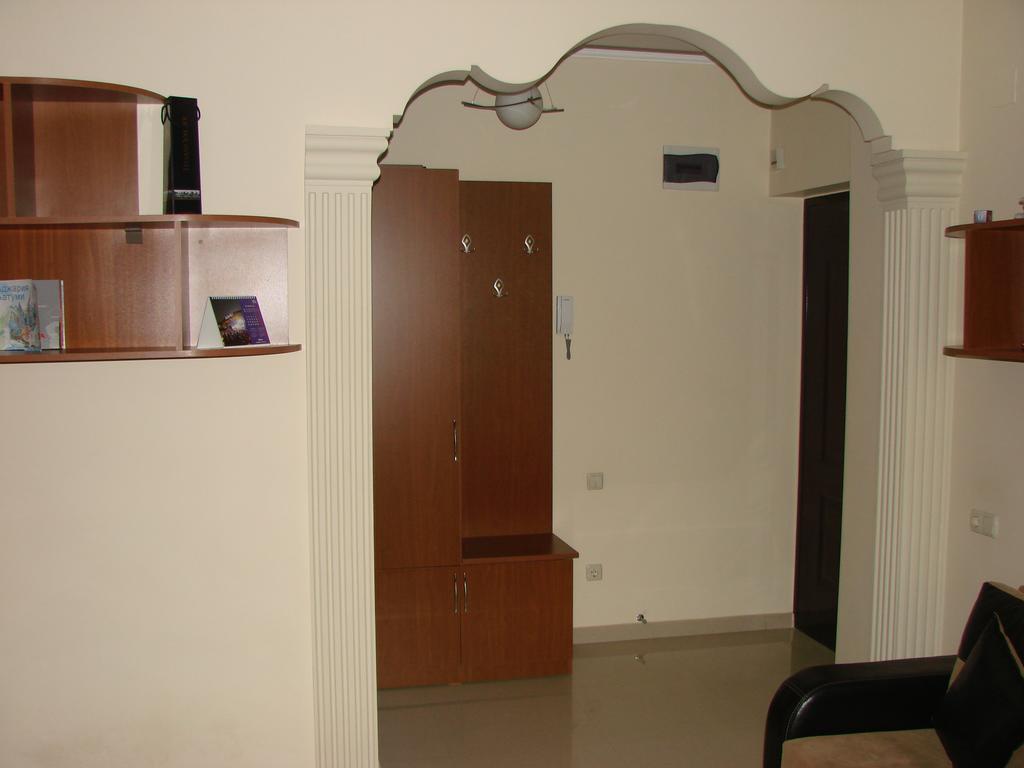 Gigi Apartments Batoumi Extérieur photo