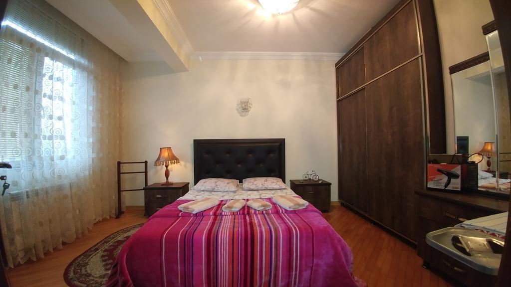 Gigi Apartments Batoumi Extérieur photo