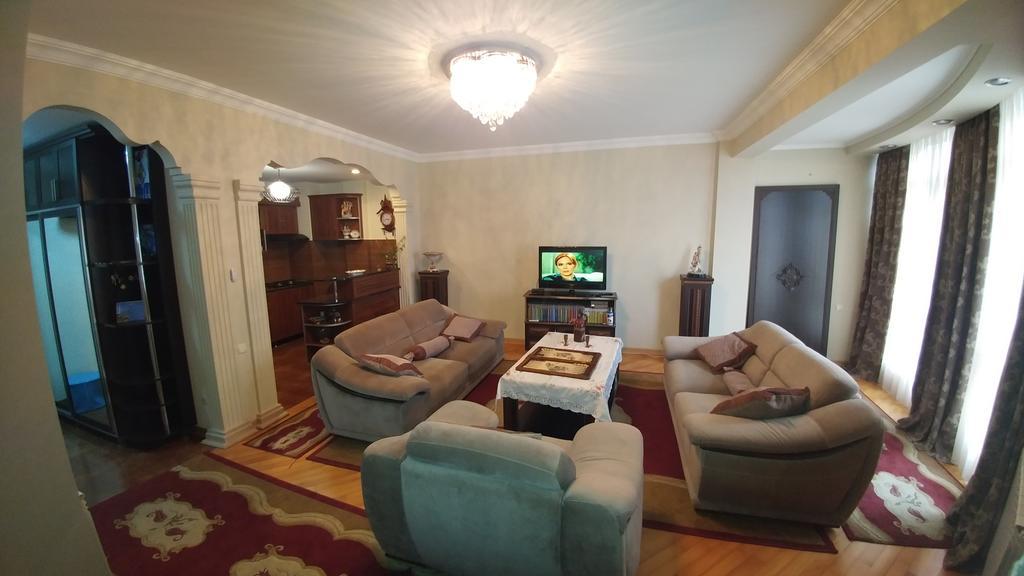 Gigi Apartments Batoumi Extérieur photo